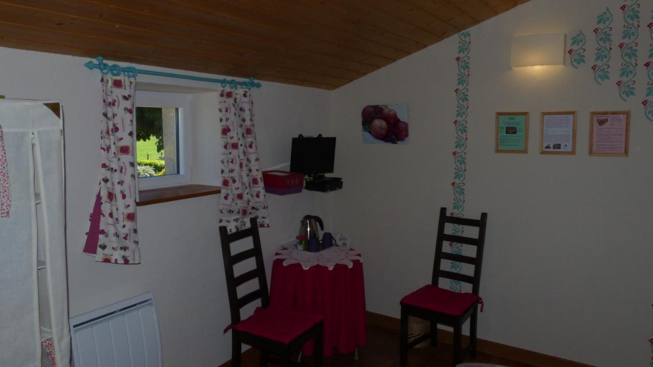 Chez Tiane Puy De Dome Bed & Breakfast Saint-Flour  Bagian luar foto