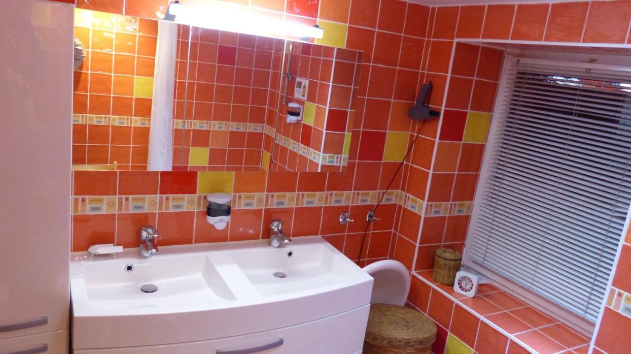 Chez Tiane Puy De Dome Bed & Breakfast Saint-Flour  Bagian luar foto